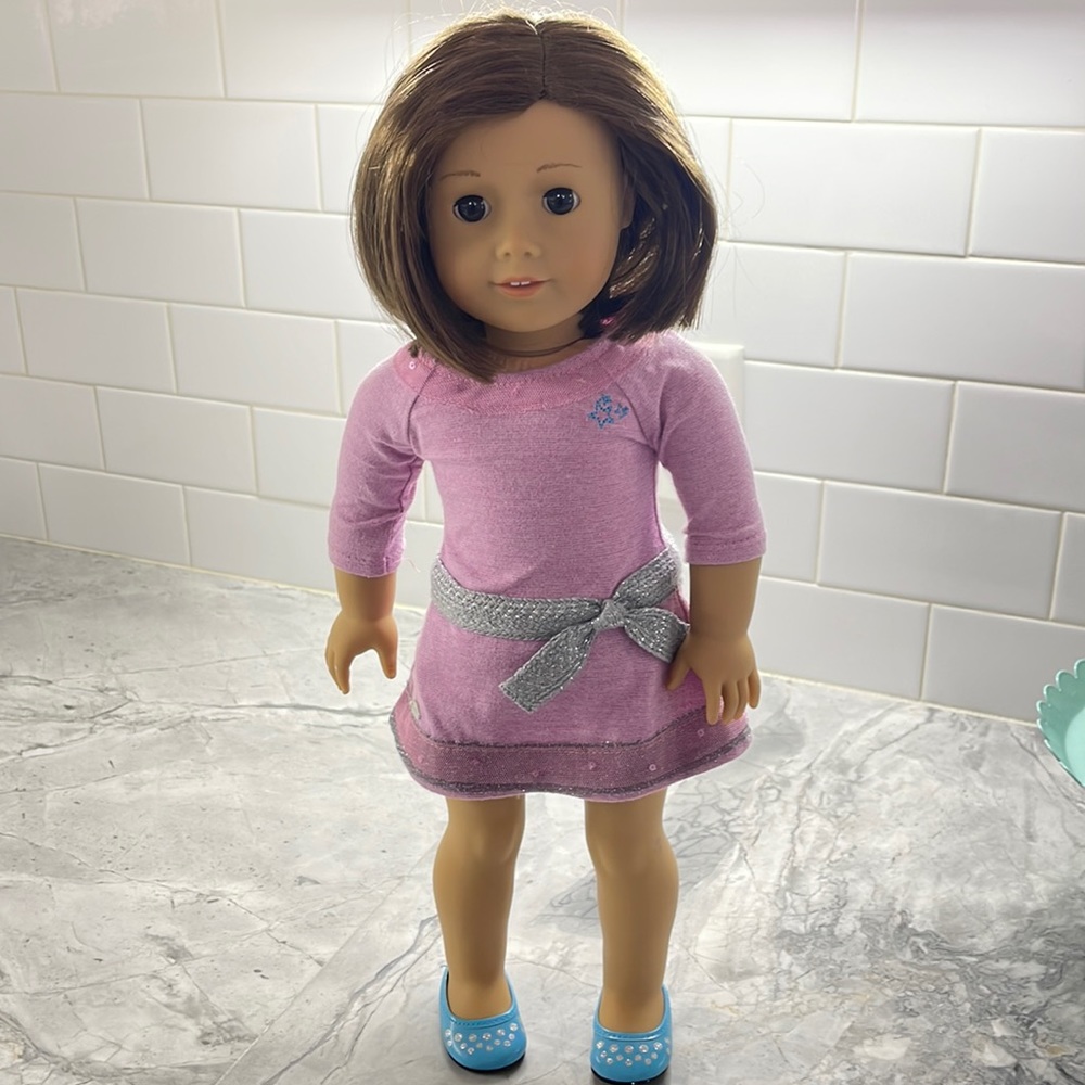 American Girl Doll Brown hair and brown eyes perfect condition